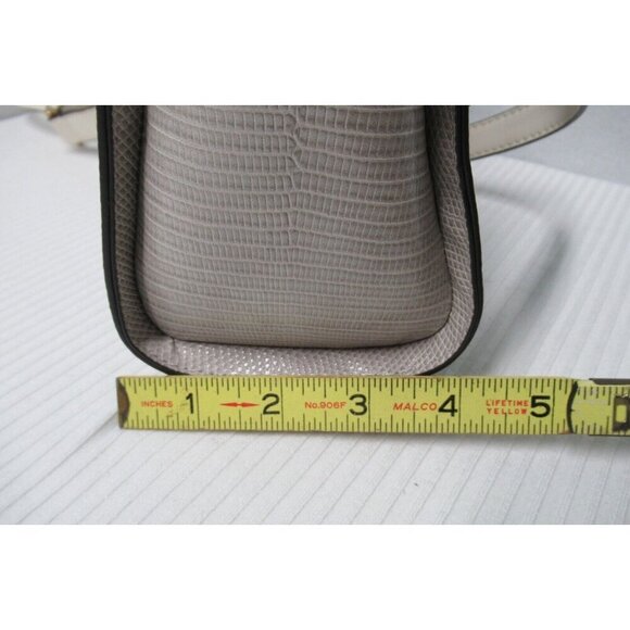 Guess Ginevra Handle Crossbody Bag Purse Taupe & Cream Gold Hardware Exotic NWOT - Picture 15 of 15